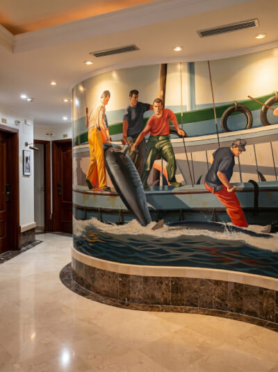 Mural Mural de la almadraba en el interior del hotel